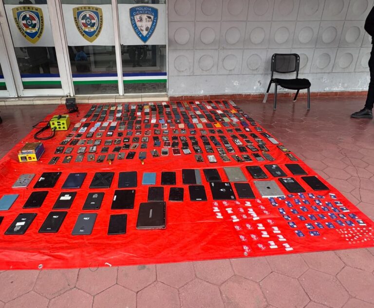 Más de 400 dispositivos robados incautados en Santiago