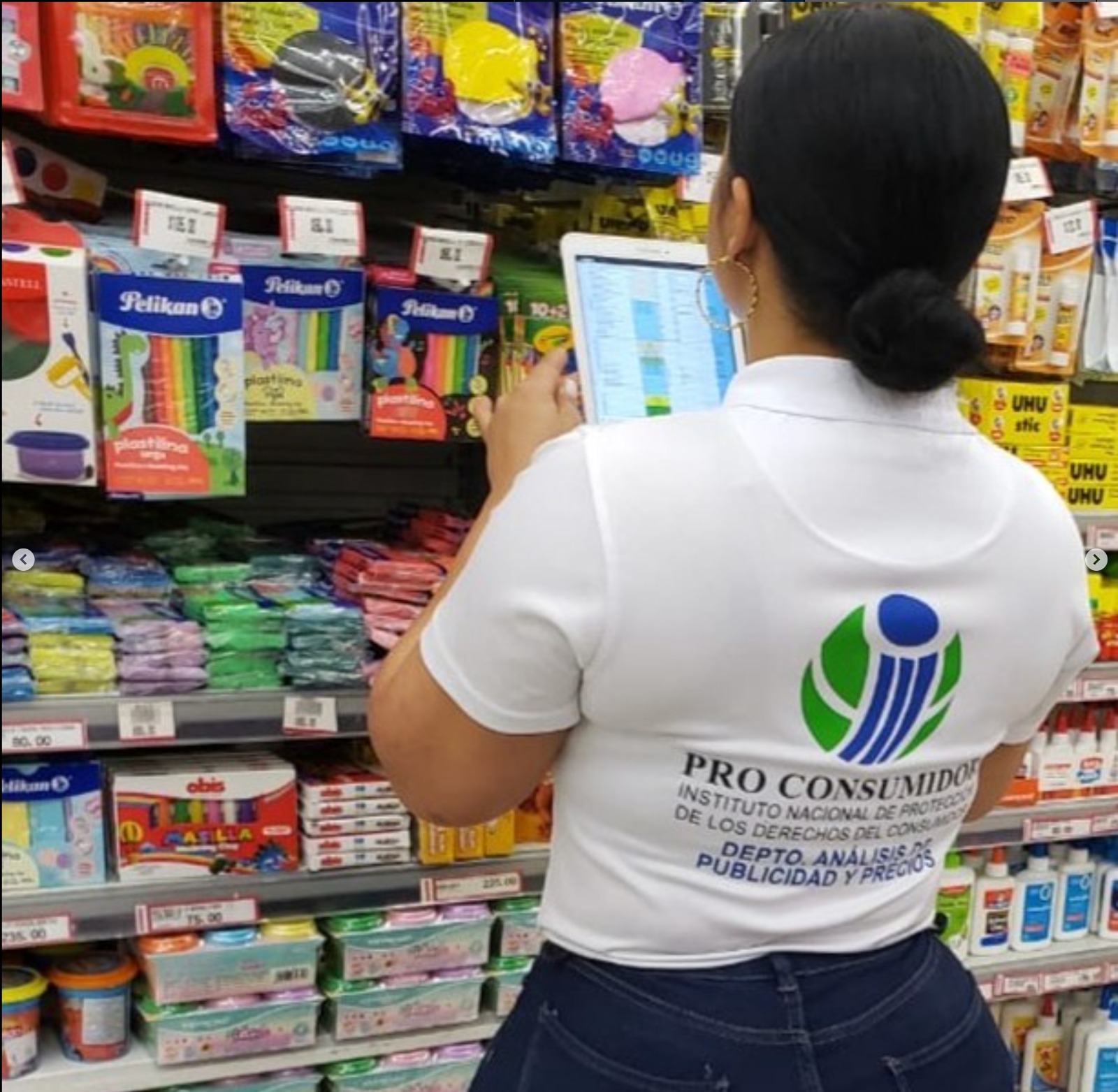 Pro Consumidor vigila venta de útiles escolares para evitar ofertas con publicidad engañosa