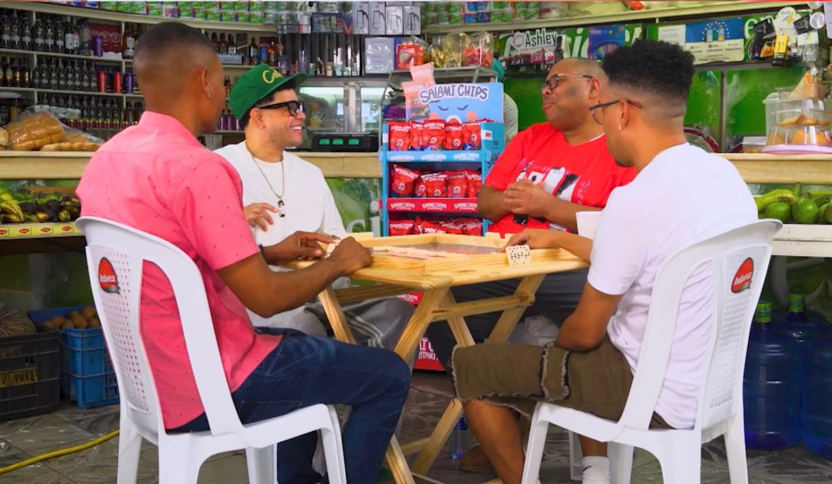 “La Capicúa con Varsovia”: entrevistas auténticas que conectan a líderes, artistas y el pueblo dominicano