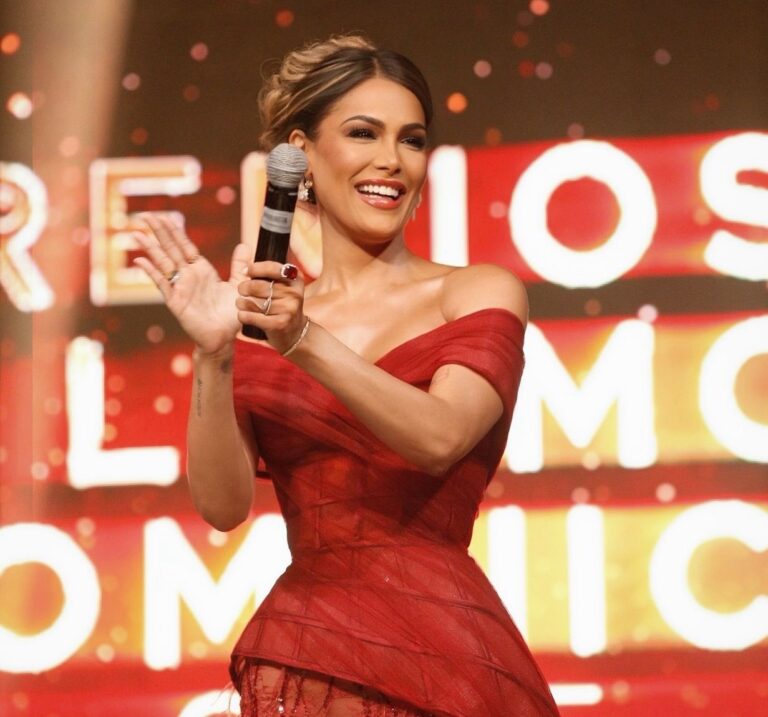 Caroline Aquino deslumbra en los Premios a la Moda Dominicana 2025