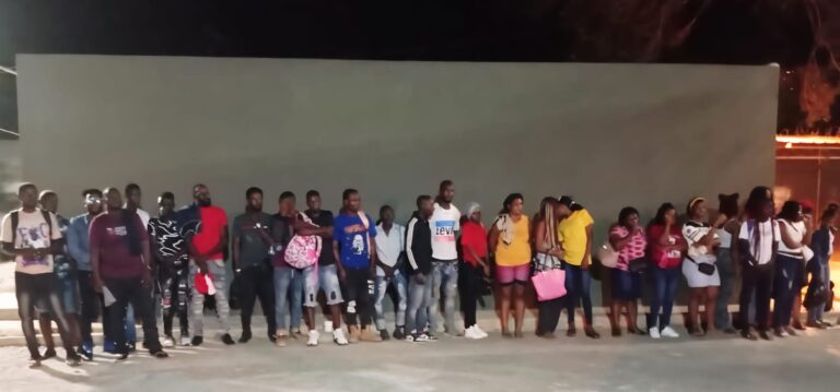 Ejército detiene 34 haitianos en operativo en Mao