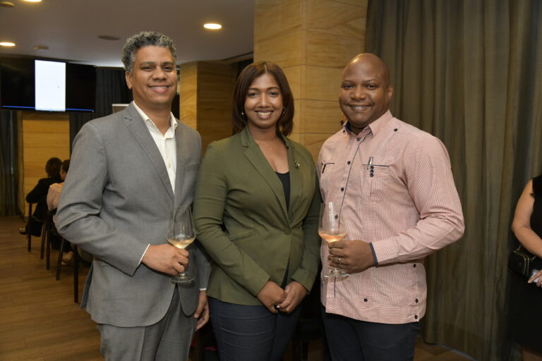 Yanuel Cordero, Carla Araujo y Stalin Montero.