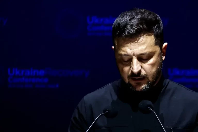 Zelenski pide alto el fuego para avanzar hacia la paz