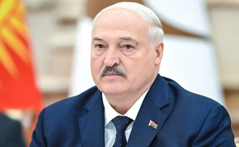 El presidente de Bielorrusia admite gobernar con métodos dictatoriales