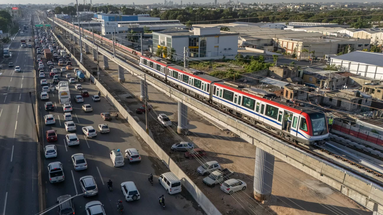 Abinader anuncia pruebas de la Línea 2-C del Metro para septiembre e invita a la oposición a participar