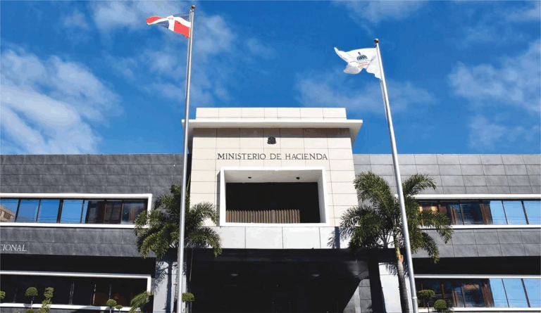 Gobierno presenta al Congreso presupuesto reformulado para 2025