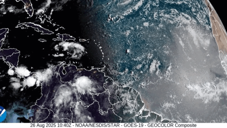 Onda tropical provocará aguaceros la noche de este martes