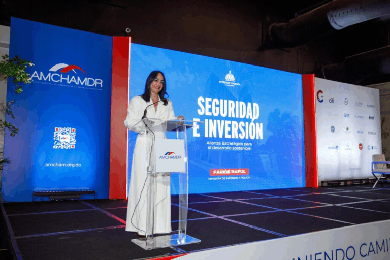 Faride Raful llama al empresariado a comprometerse con la seguridad y el desarrollo social del país