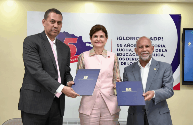Impulsan la educación digital con 1,444 becas para maestros