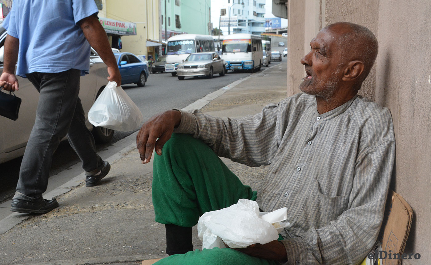 Conape asistirá a familia de adultos mayores en situación de extrema pobreza