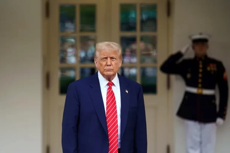 California lidera la respuesta demócrata a Trump