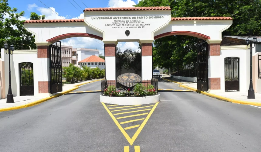 Continúa el paro de docentes en la UASD por tercer día