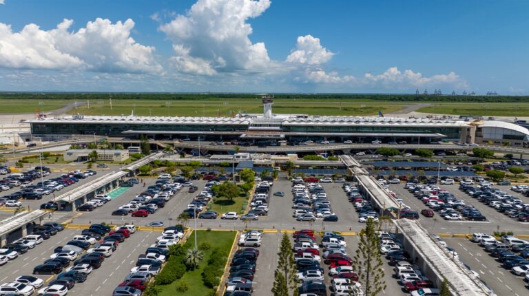 Diputados respaldan multa a Aerodom por apagón en AILA