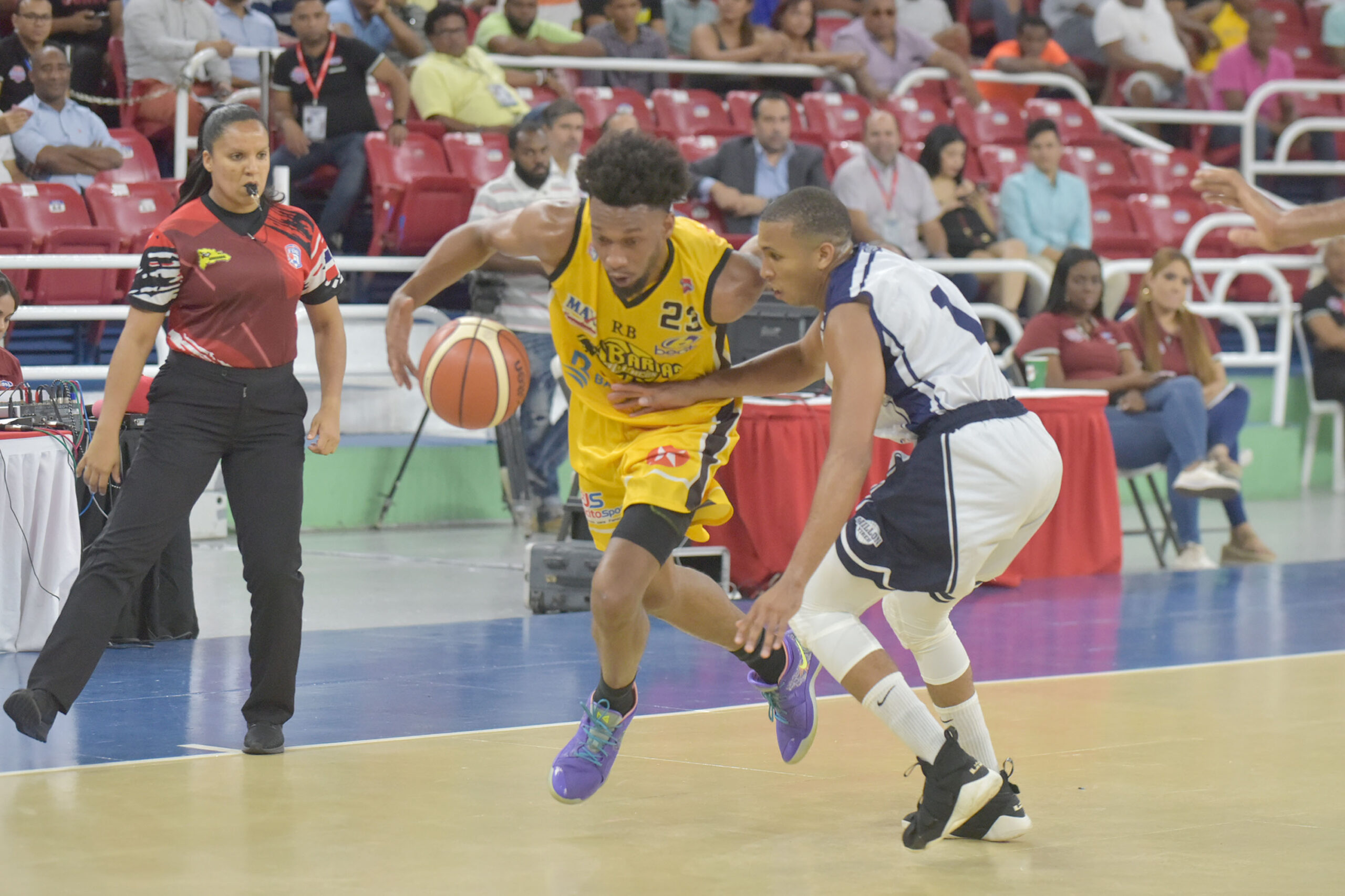 El club Rafael Barias derrotó al Millón para su primera victoria en el presente Torneo de Baloncesto del Distrito