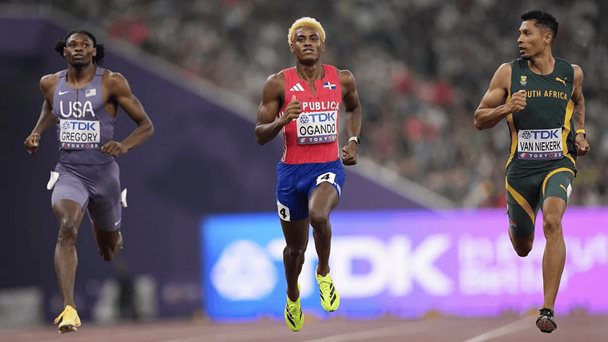 El dominicano Alexander Ogando se clasificó a la final de los 200 metros planos en el Mundial de Atletismo de Tokio