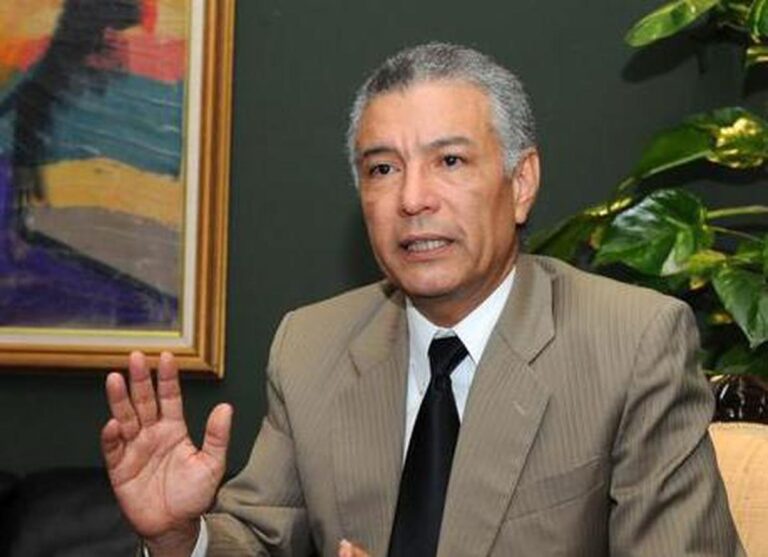 Policía aclara que vehículo de Ángel Lockward no fue robado