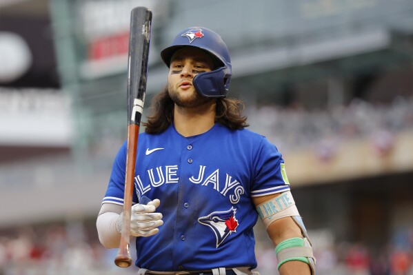 Toronto colocó a Bo Bichette en la lista de lesionados por 10 días debido a un esguince en la rodilla izquierda