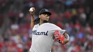 Los Marlins de Miami colocaron en la lista de lesionados por 15 días al lanzador Edward Cabrera