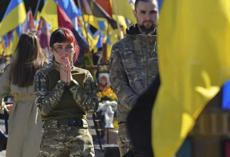 Zelenski afirma que Rusia lanzó 500 drones y 40 misiles contra Ucrania la pasada noche