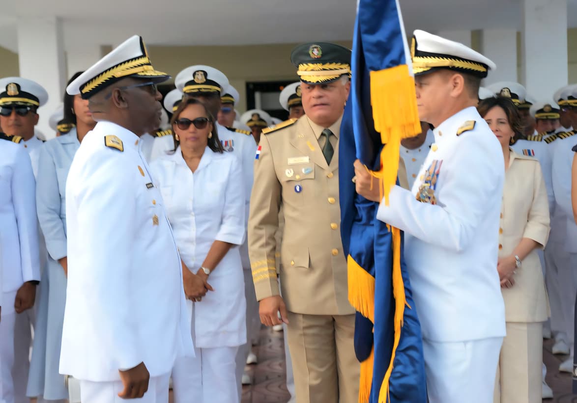 Vicealmirante Juan Bienvenido Crisóstomo asume el mando de la Armada Dominicana