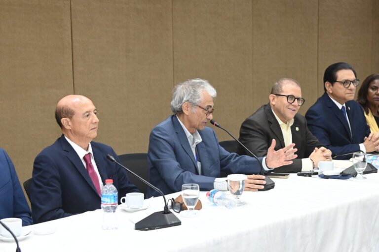 Comisión Bicameral inicia consultas para reformar la Ley 87-01 de Seguridad Social