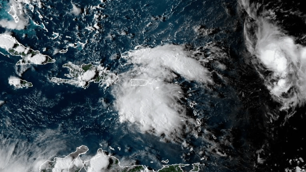 Tormenta Humberto se forma al este de Puerto Rico y podría convertirse en huracán