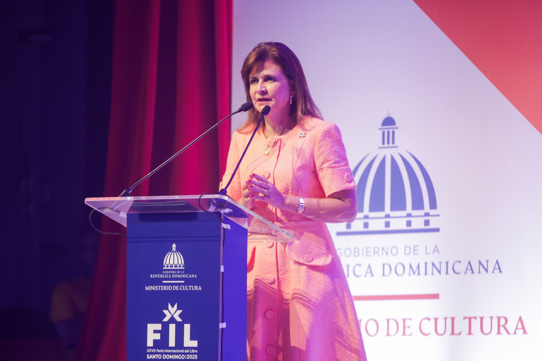 Raquel Peña destaca importancia de la Feria del Libro
