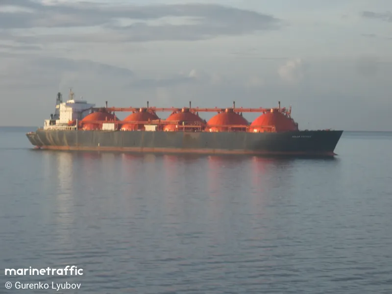 Arriba a la Bahía de Manzanillo buque suplirá combustible a proyecto termoeléctrico