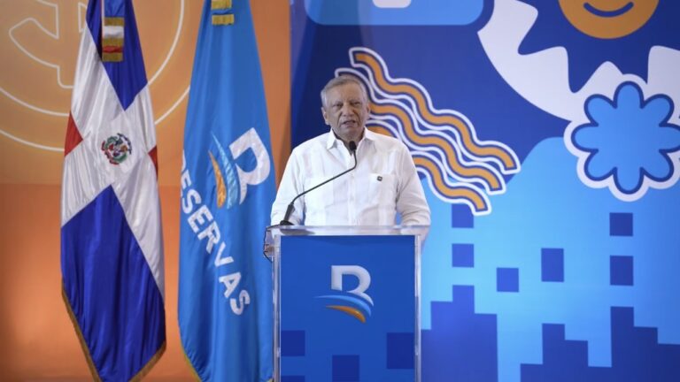 Más de 1,300 estudiantes de Azua reciben capacitación financiera con el programa Puedo Banreservas