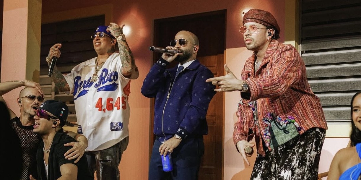 Arcángel comparte con artistas en “La Casita” de Bad Bunny durante una noche histórica