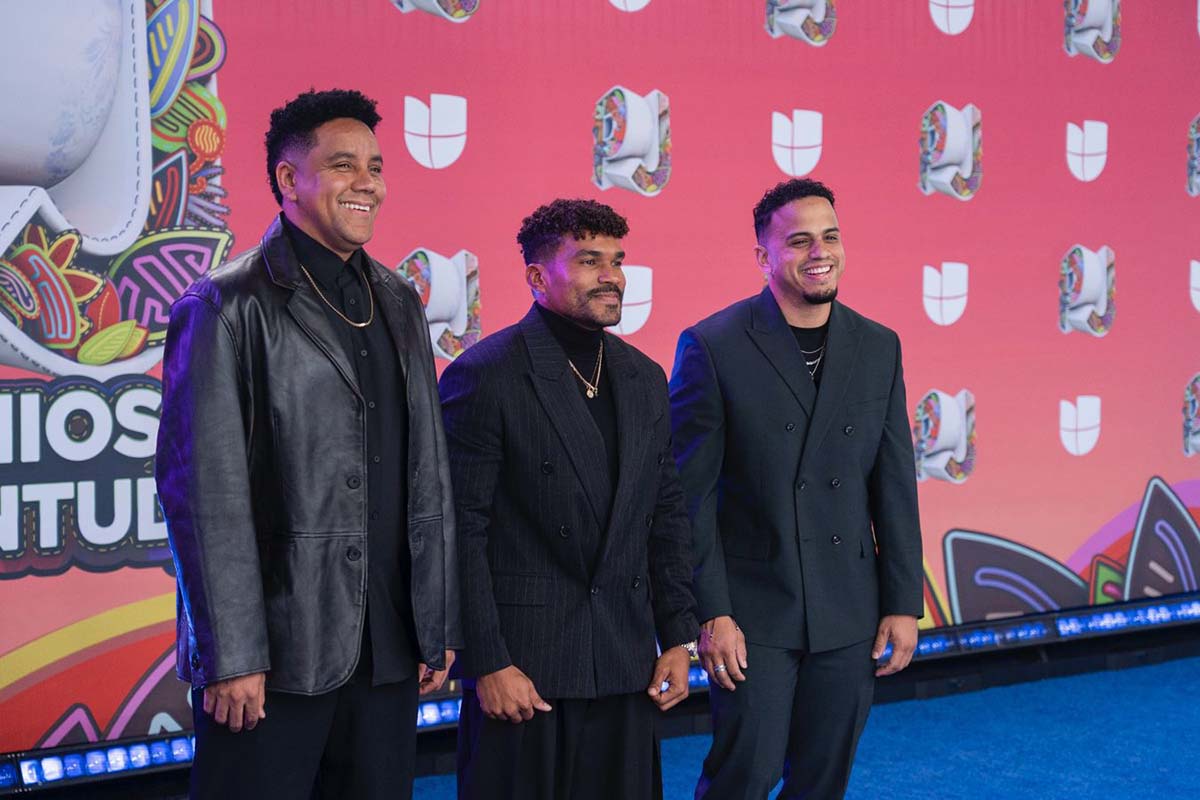 La agrupación Barak hace una pausa en su gira “Dios Fuerte” para compartir su energía en Premios Juventud