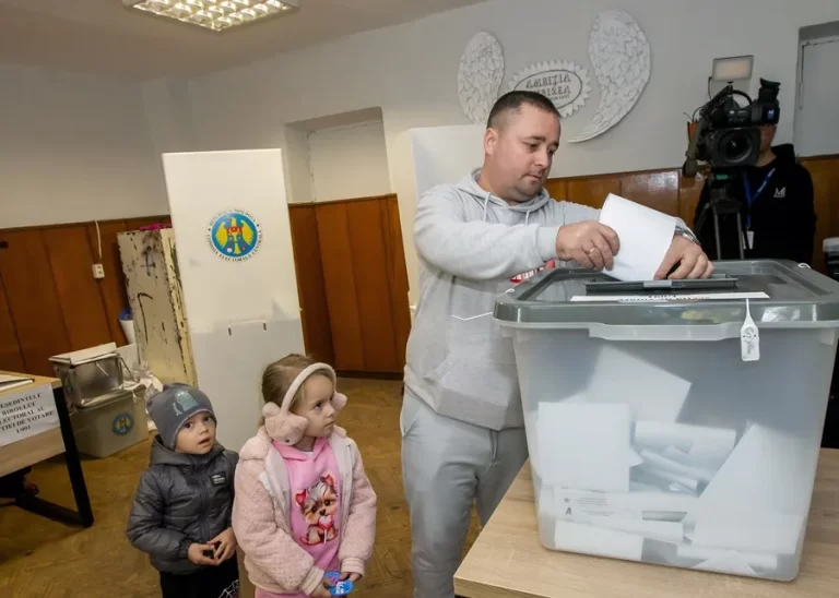 Rusia acusa que cientos de miles de moldavos fueron privados de su voto
