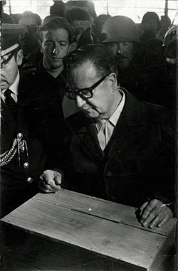 Recuerda el legado de Allende: Democracia en peligro