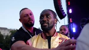 El campeón mundial de boxeo Terence Crawford fue multado por conducir de manera imprudente