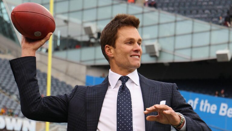 La NFL le prohíbe a Tom Brady asistir a los entrenamientos de los equipos aunque si puede estar en el parque de entrenadores