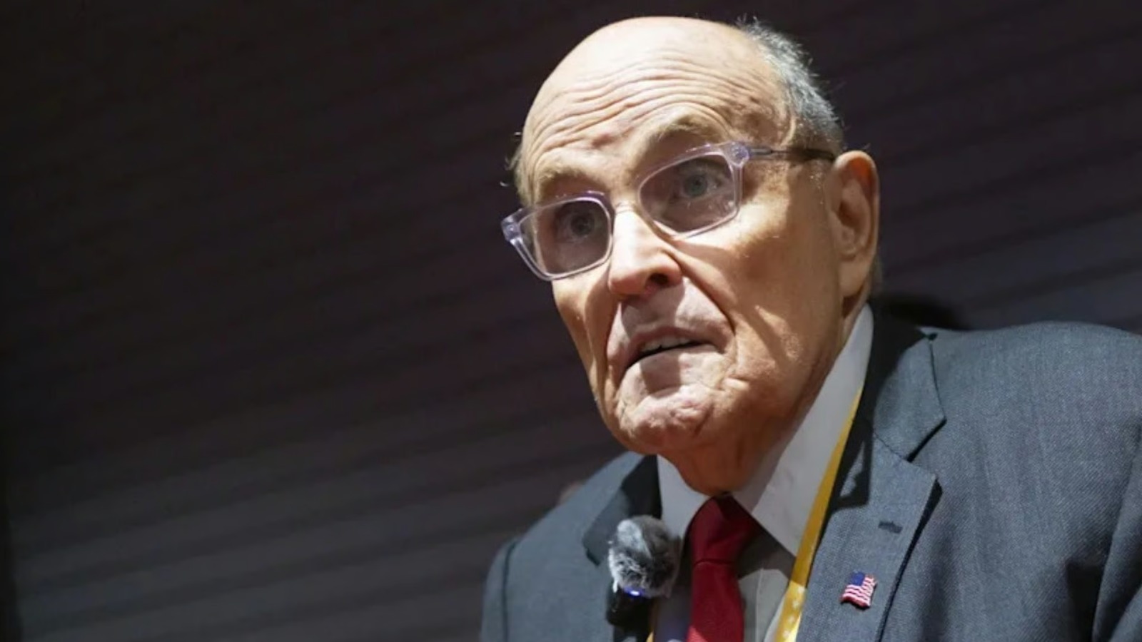 Rudy Giuliani, hospitalizado tras accidente automovilístico