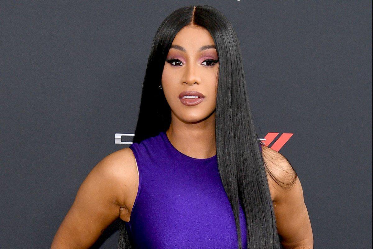 Cardi B bromea sobre un viaje cancelado a La Casa de Alofoke y sus "Exigencias"