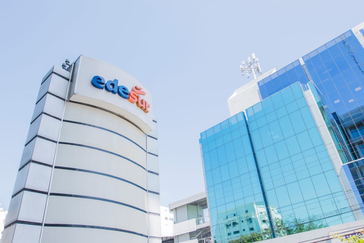 Edesur avanza en la instalación de nuevo transformador en RD