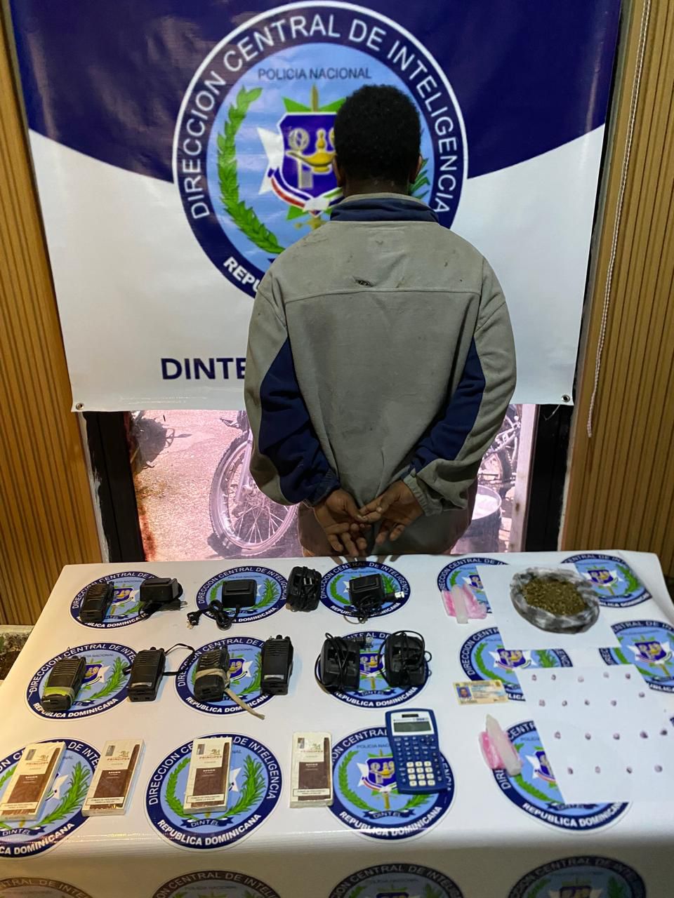 Detenido con drogas y equipos