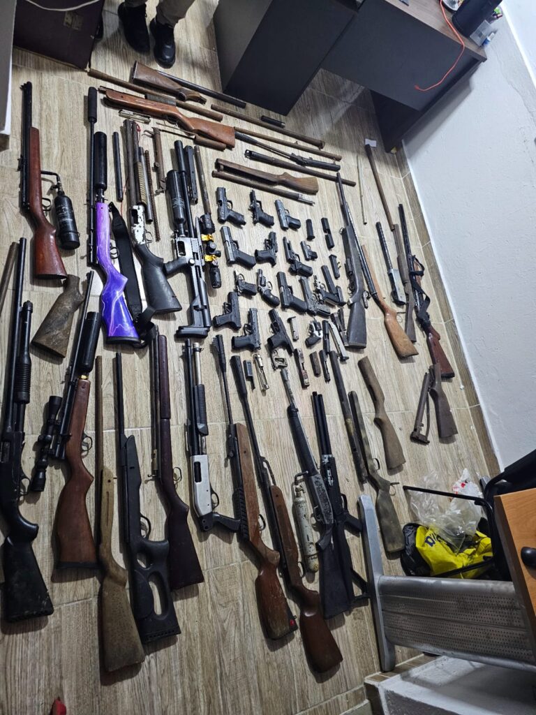 Desmantelan armería clandestina en San Cristóbal, RD