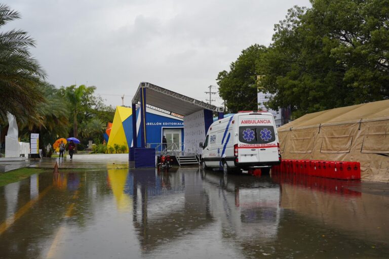 Feria del Libro suspende actividades de hoy por las condiciones meteorológicas