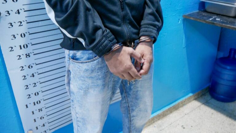Autoridades dominicanas fortalecen lazos con Estados Unidos en lucha contra el narcotráfico: extraditan a dos fugitivos