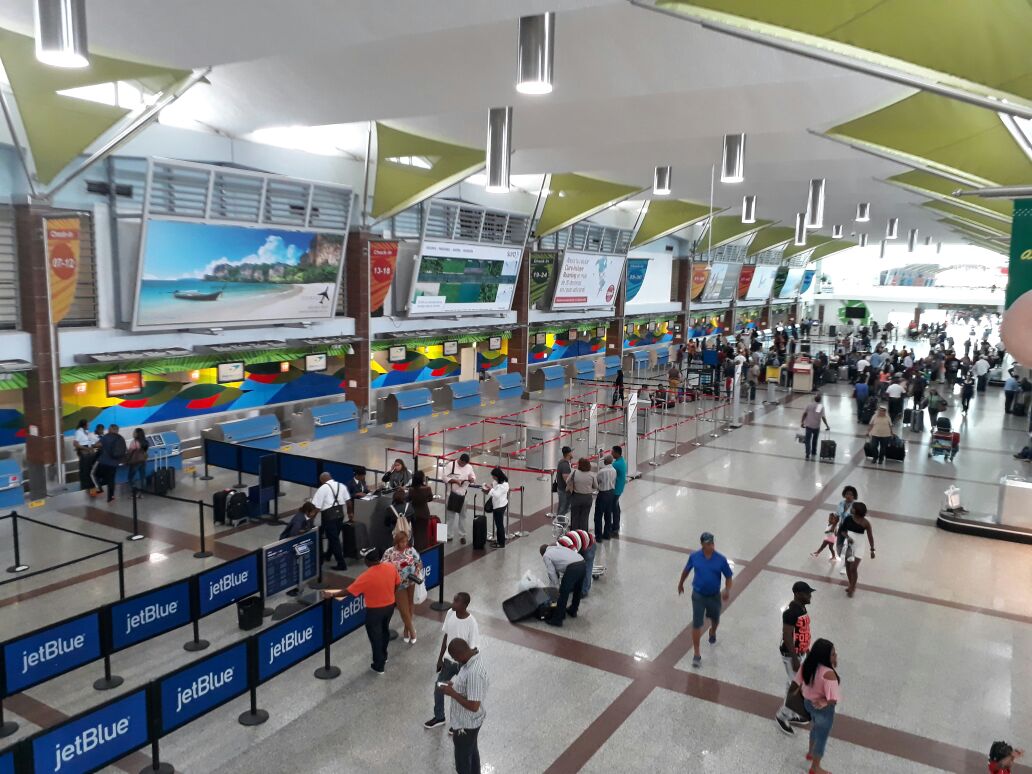 Aerodom responde a multa millonaria de la Comisión Aeroportuaria