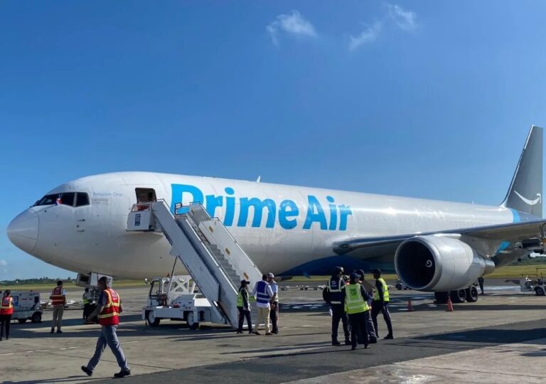 Primer vuelo de carga de Amazon comienza operaciones en el Aeropuerto Las américas