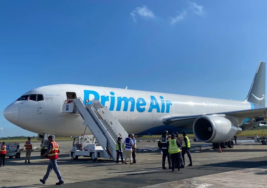 Primer vuelo de carga de Amazon comienza operaciones en el Aeropuerto Las américas