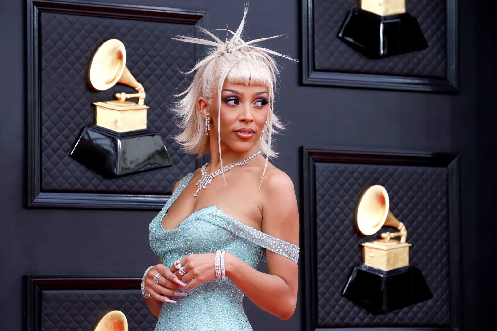 Doja Cat será la invitada musical en el estreno de la temporada 51 de Saturday Night Live junto a Bad Bunny