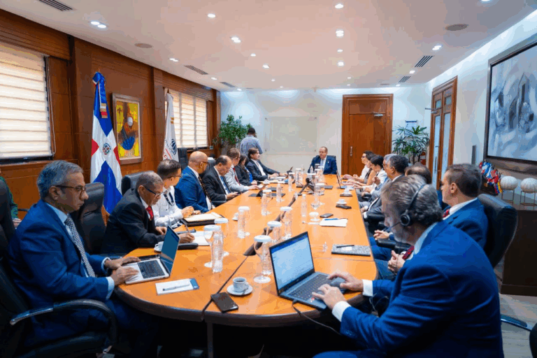 Misión del FMI visita el Ministerio de Hacienda y Economía para consulta anual del Artículo IV