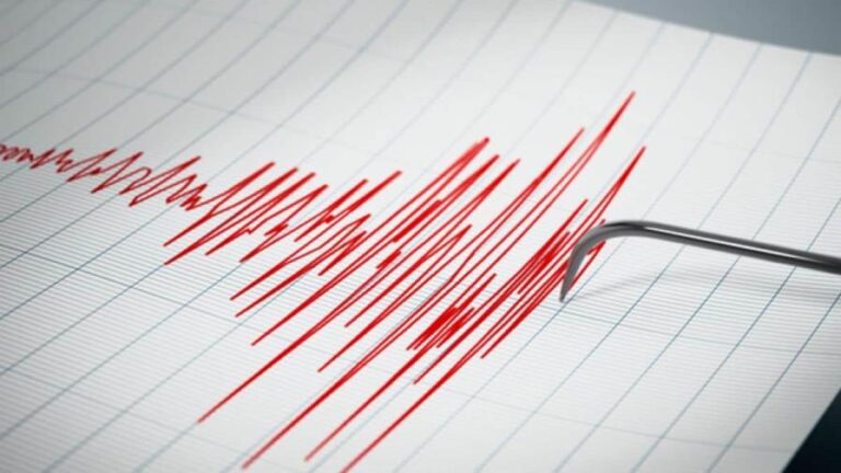 Un sismo de magnitud 6.9 sacude las costas de Filipinas
