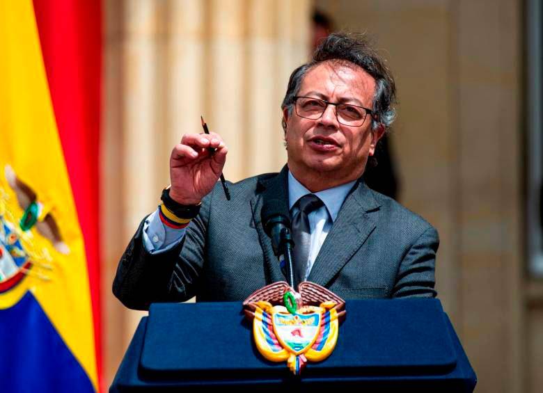 Petro defiende la Amazonía y propone legalizar la cocaína