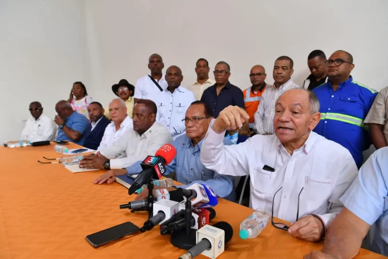 Centrales sindicales anuncian vigilia frente al Congreso en defensa de la cesantía laboral